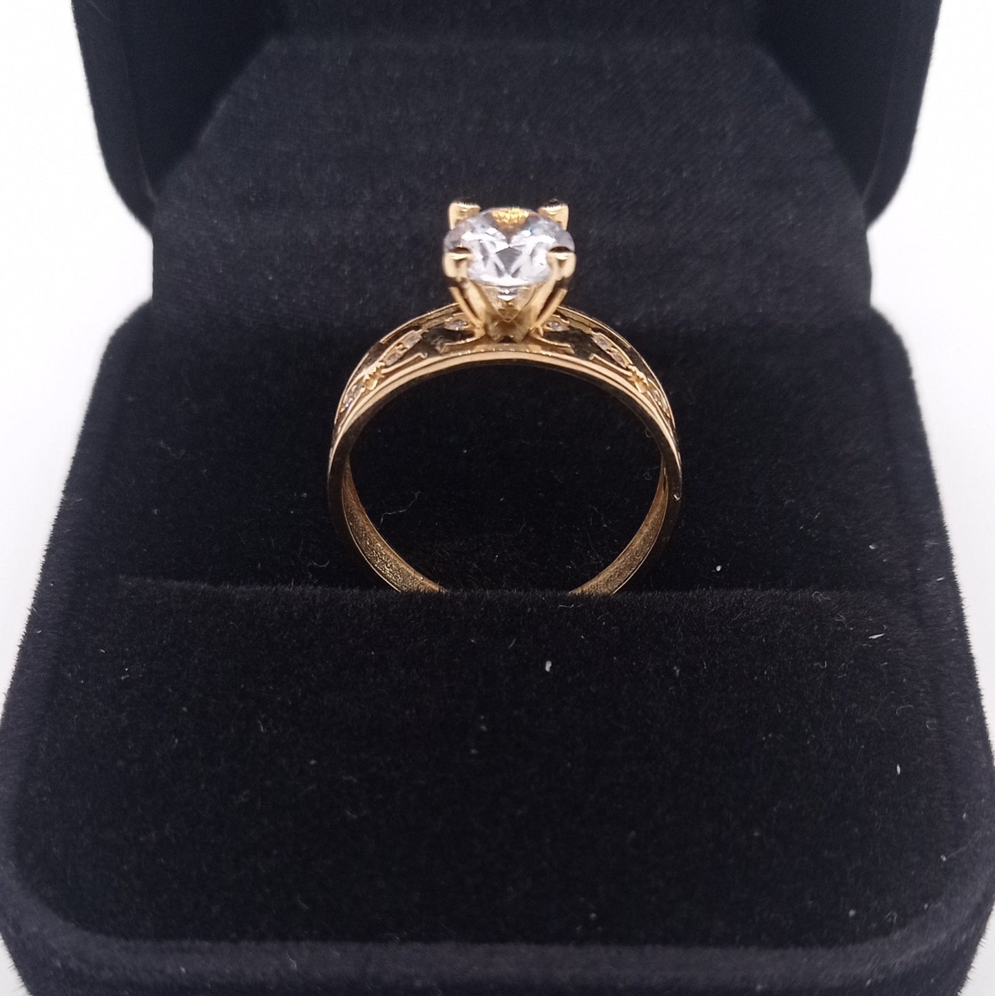 Anillo "Solitario" de Oro 18K c/ Zirconio