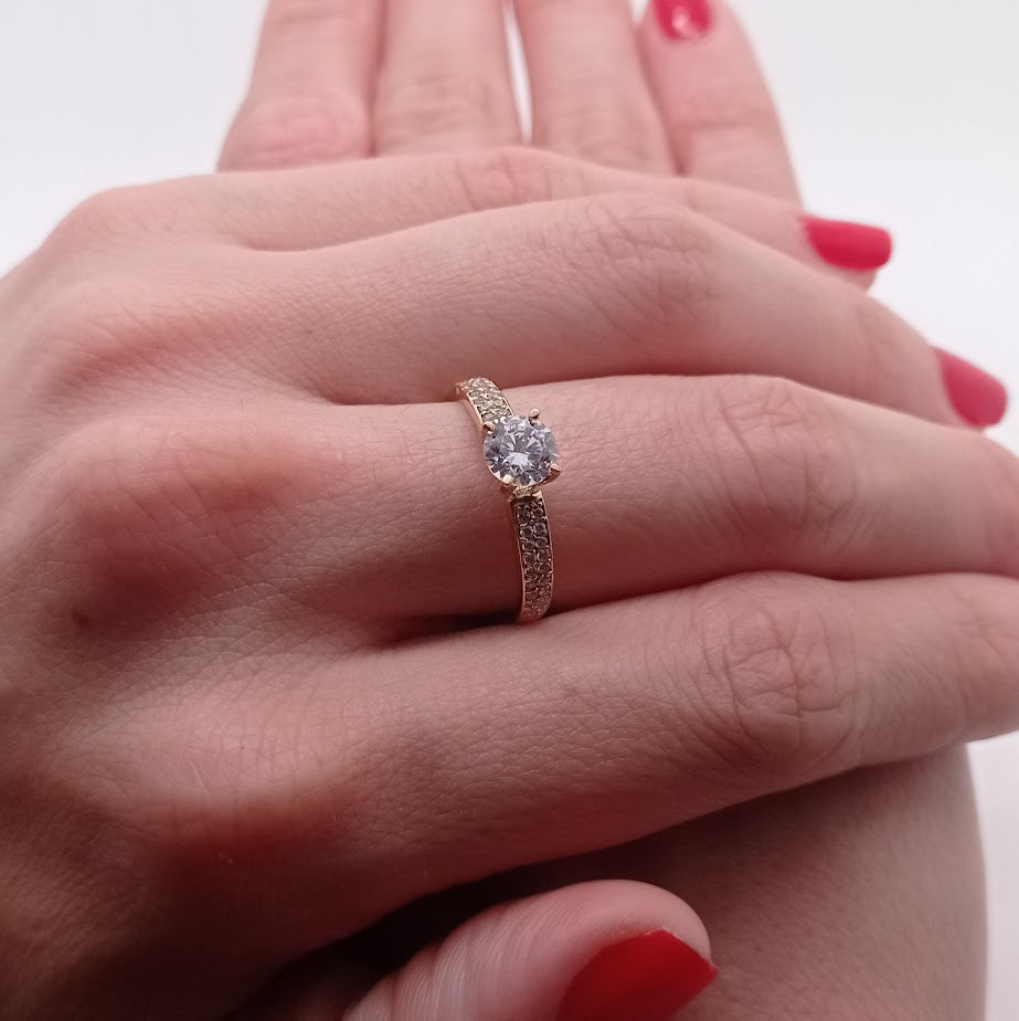 Anillo de Oro 18K c/ Zirconio