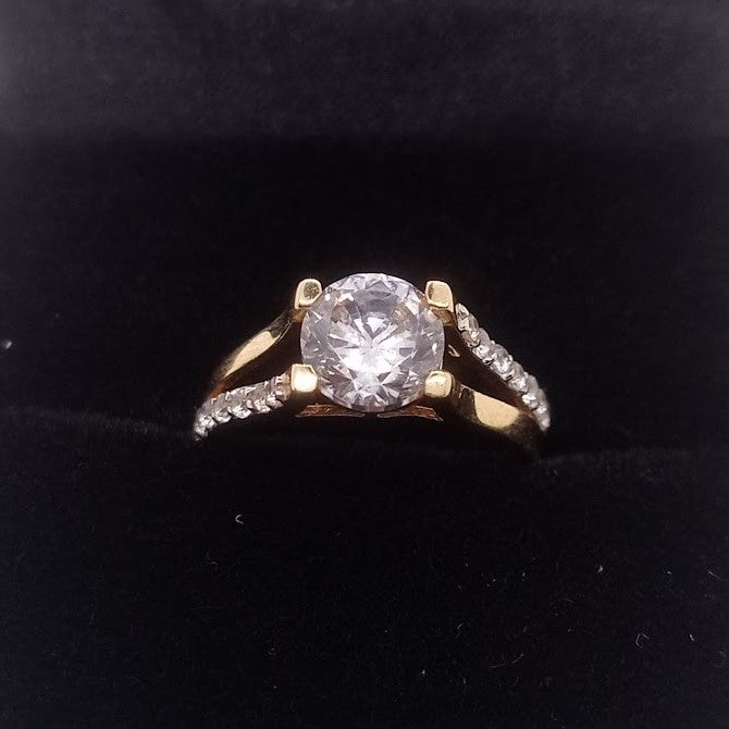 Anillo "Solitario" de Oro 18K c/ Zirconio