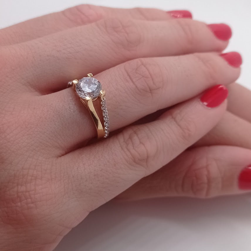Anillo "Solitario" de Oro 18K c/ Zirconio