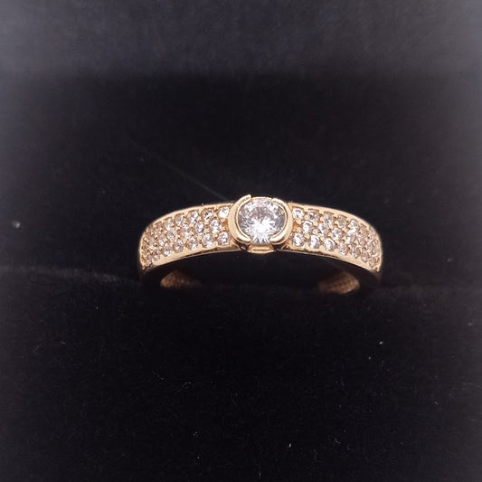 Anillo Solitario de Oro 18K con Zirconio